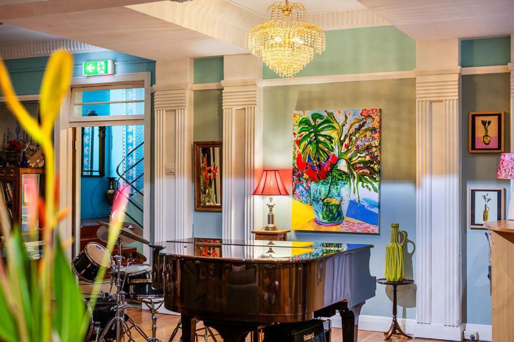 Babinda Quarters Hotel Luaran gambar